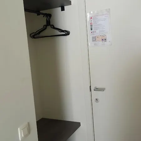 In For 6 Persons *